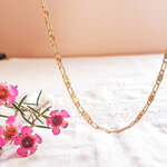 chaine-femme-vintage-fleurie
