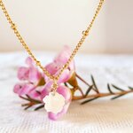 collier-femme-fleur-nacre