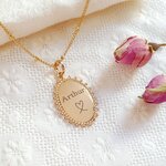 collier-prenom-or-pour-une-naissance-ovale