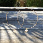 creoles-boucles-perles-nacre-blanche