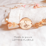 bracelet-avec-initiale-lettrine-fleur-grave