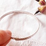 bracelet-jonc-personnalise-cadeau-femme-martele
