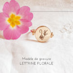 bague-reversible-personnalise-initiale-fleur