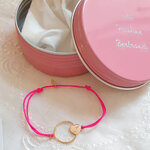 bracelet-fille-personnalise-avec-initiale-et-boite-metal