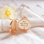 pendentif-fille-personnalise-medaillon