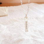 collier-prenom-barre-bijou-garcon