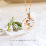 pendentif-personnalise-croix-nacre-communion-bapteme