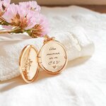 medaillon-cadeau-pour-maman-grave