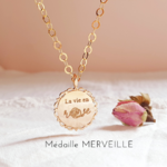 collier medaille la vie en rose merveille (2)