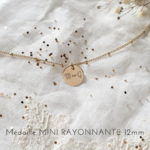 collier medaille initiales infini