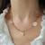 collier personnalise medailles prenoms maman en or