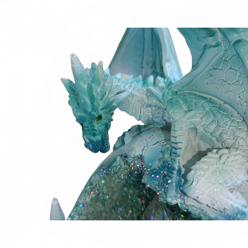 Dragon sur pierre bleue et cristaux lumineux - PW240216