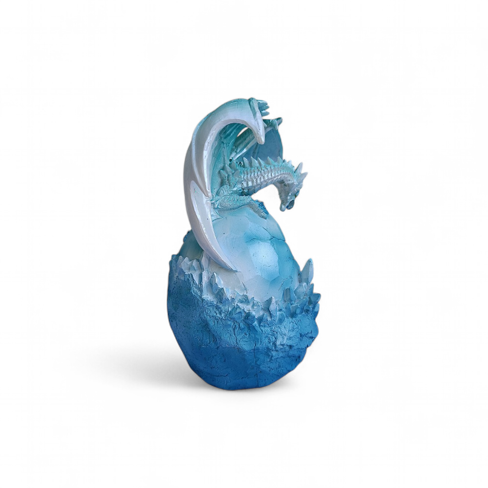 Dragon sur pierre bleue et cristaux lumineux - PW240216