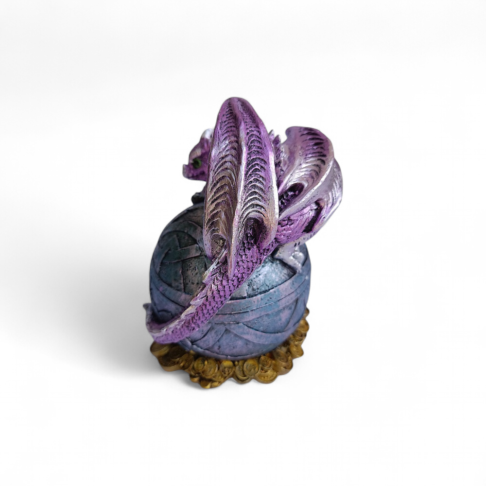 Tirelire dragon violet sur trésor - PW220068-11