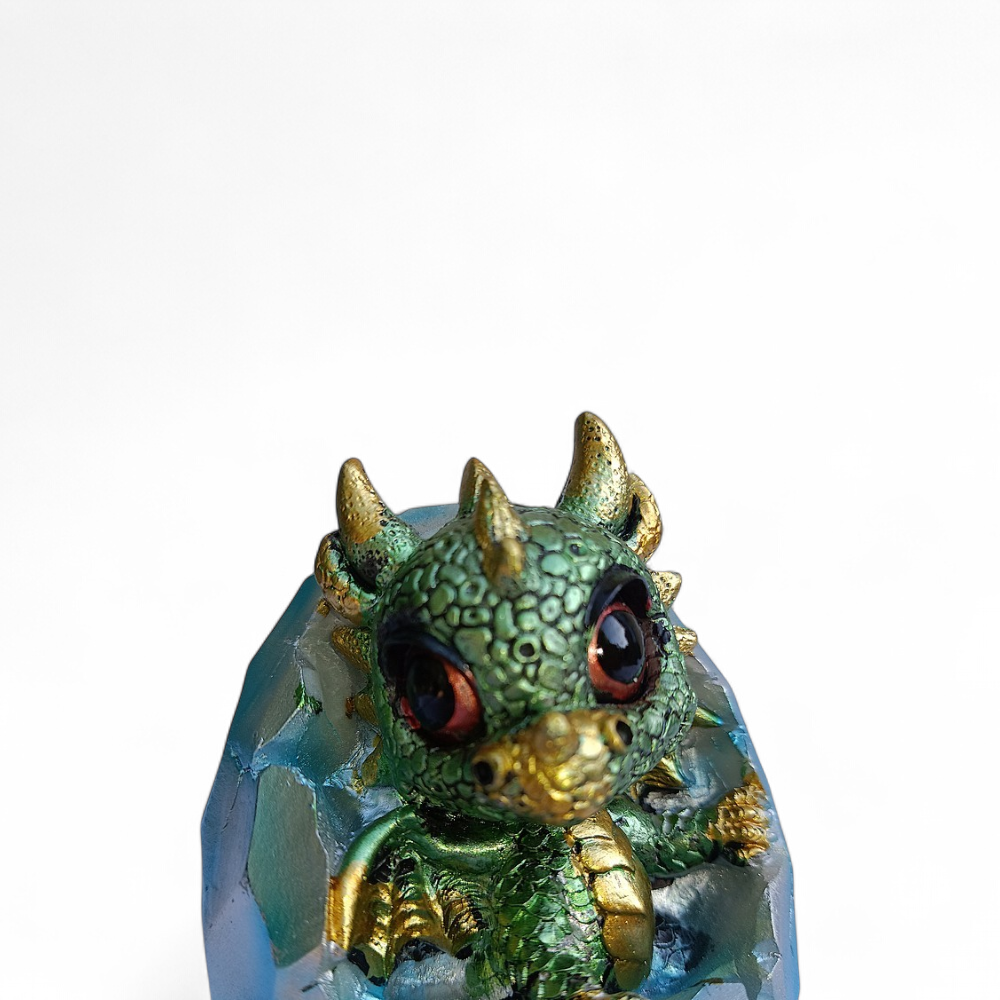 Tirelire dragon vert dans œuf bleu - PW240619-12