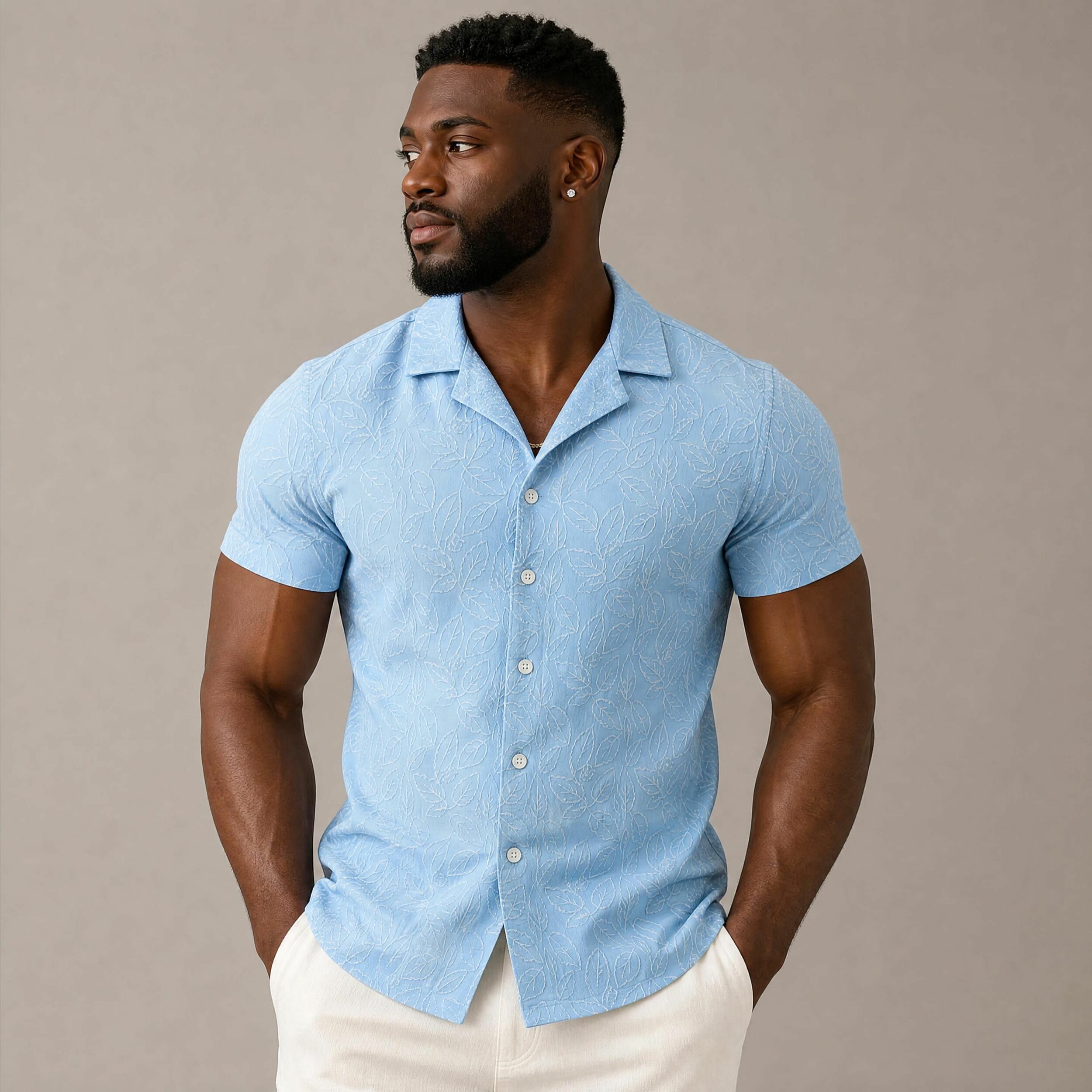 homme-muscle-en-chemise