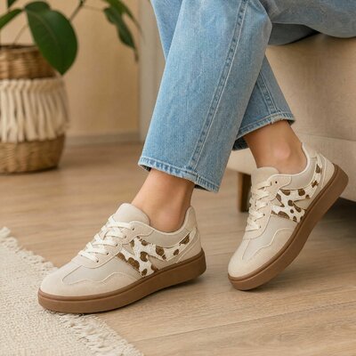 femme-portant-chaussure