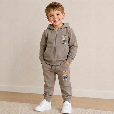 petit-garcon-en-ensemble (1)
