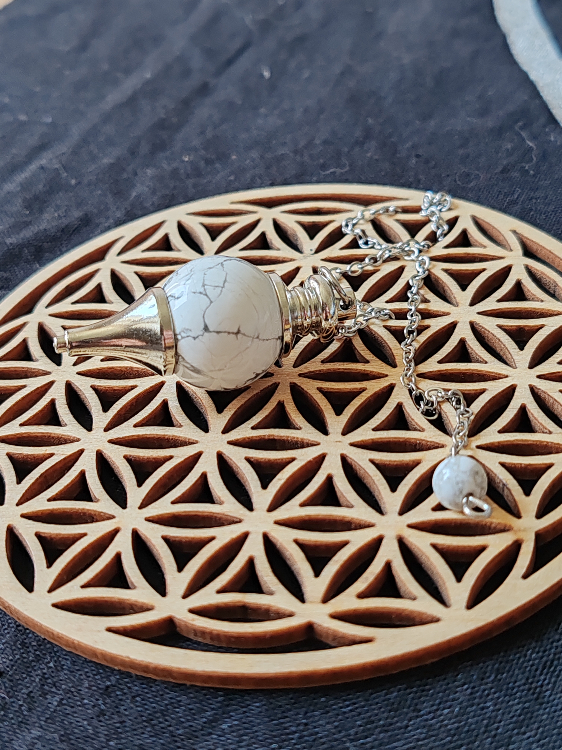 PENDULE HOWLITE