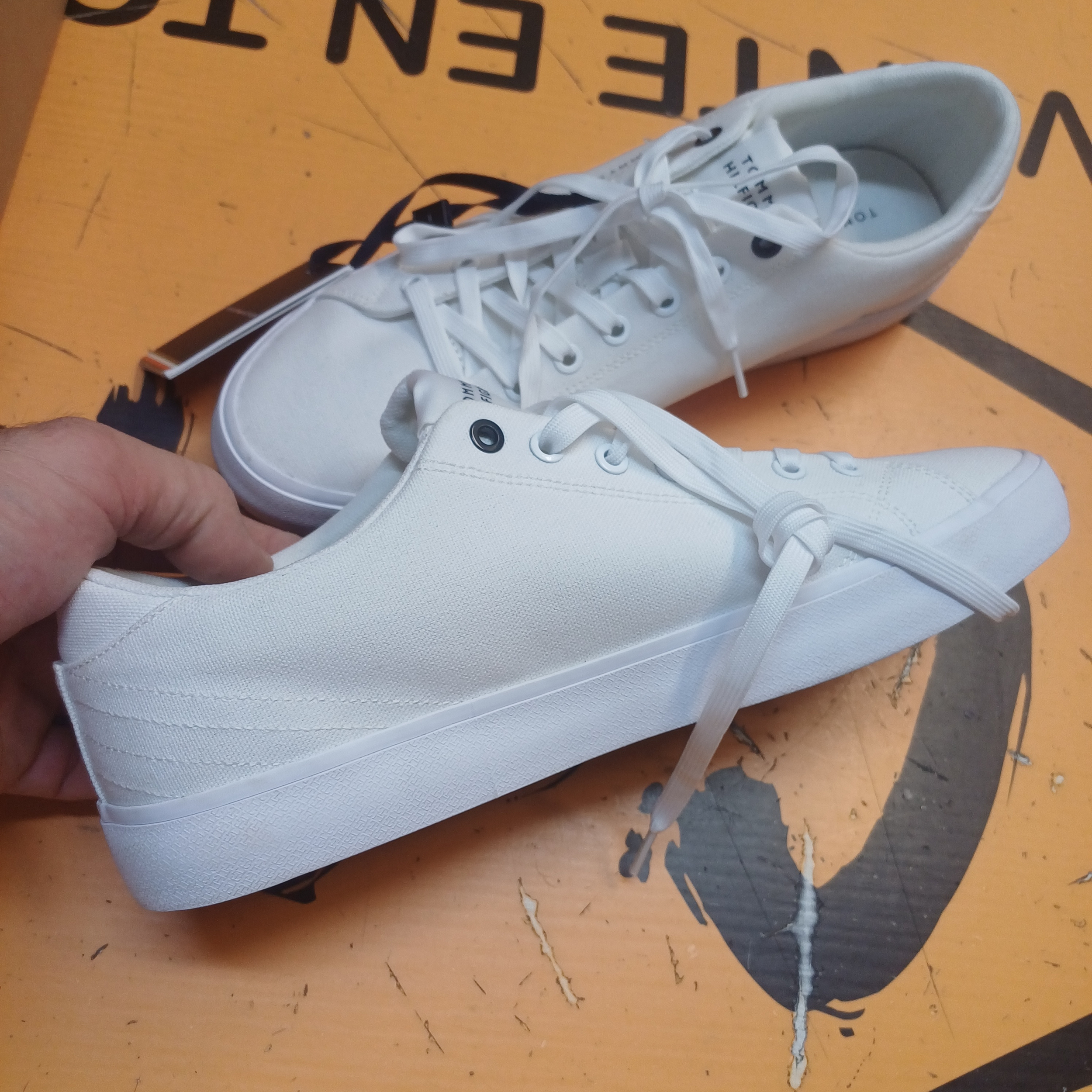 1000116836