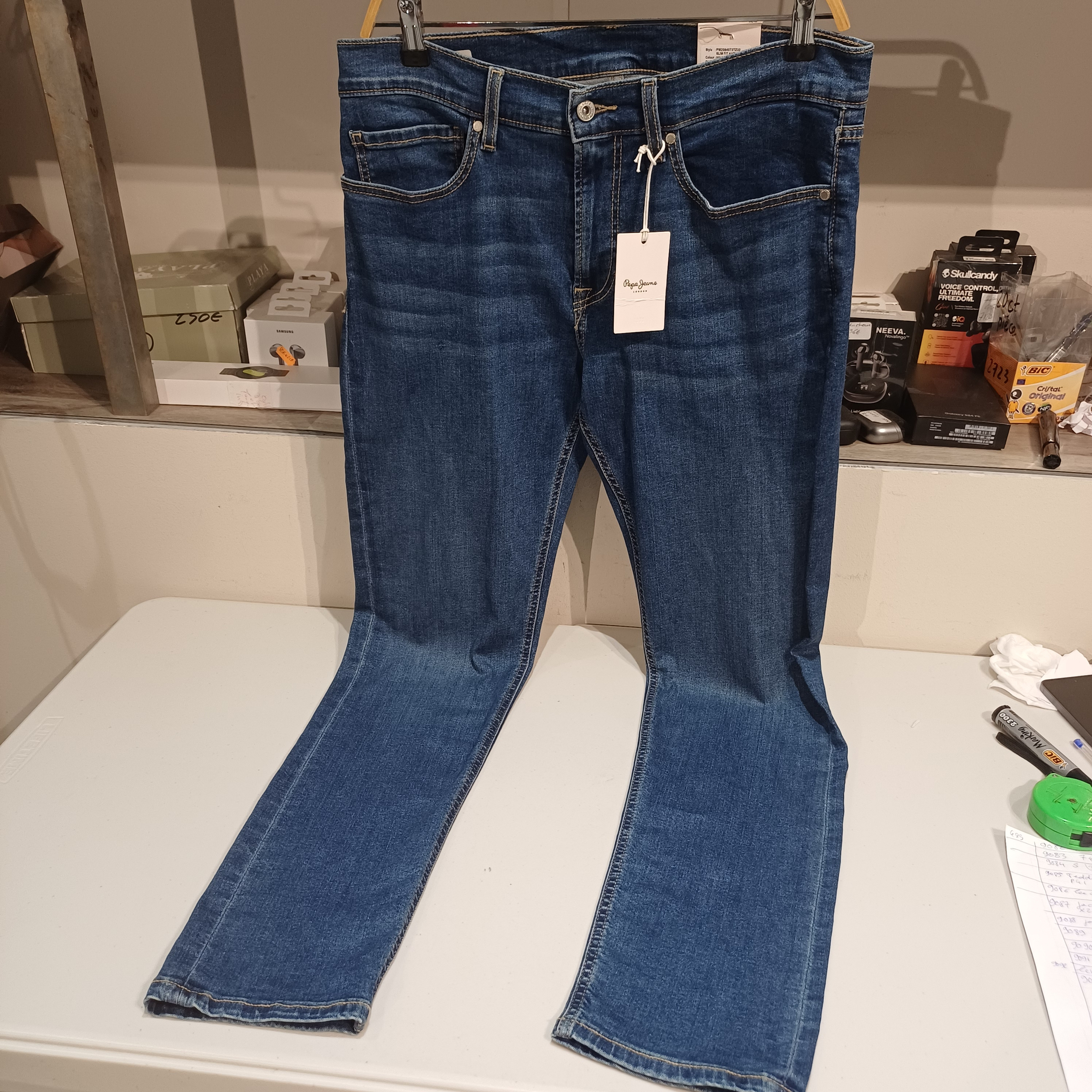 1000186560