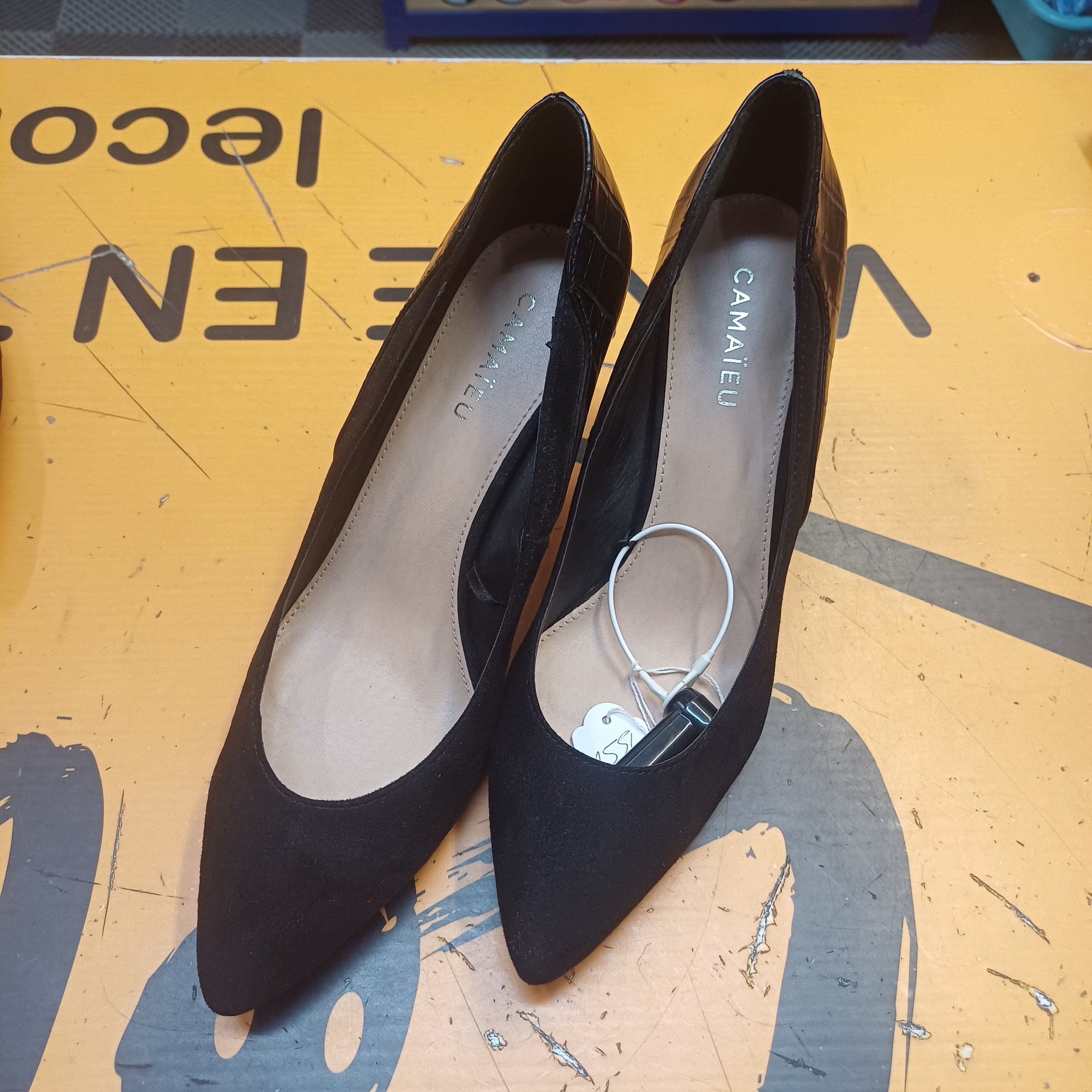 1000117145