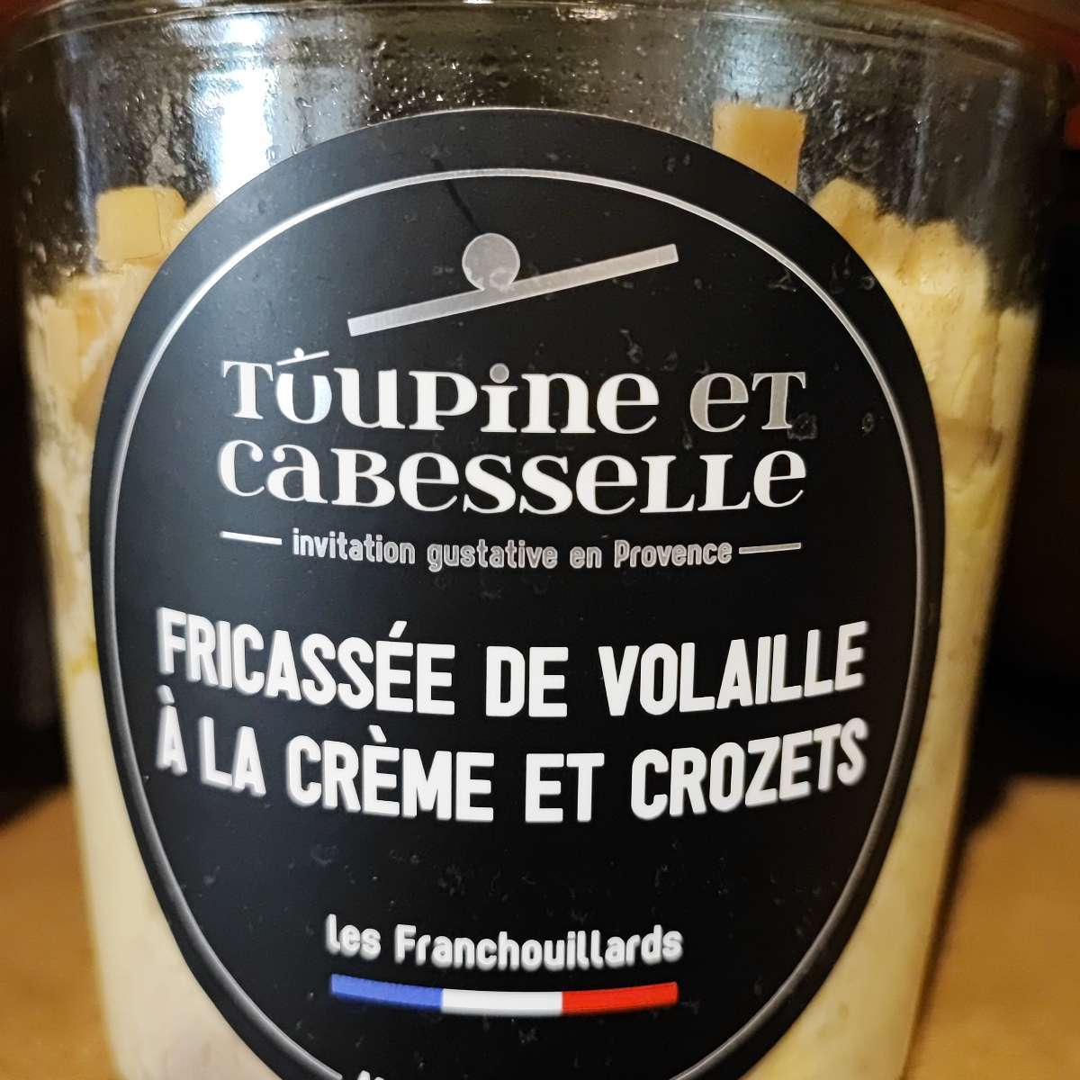 fricassée-de-volailles-à-la-crème-et-crozets-photo-principale-1