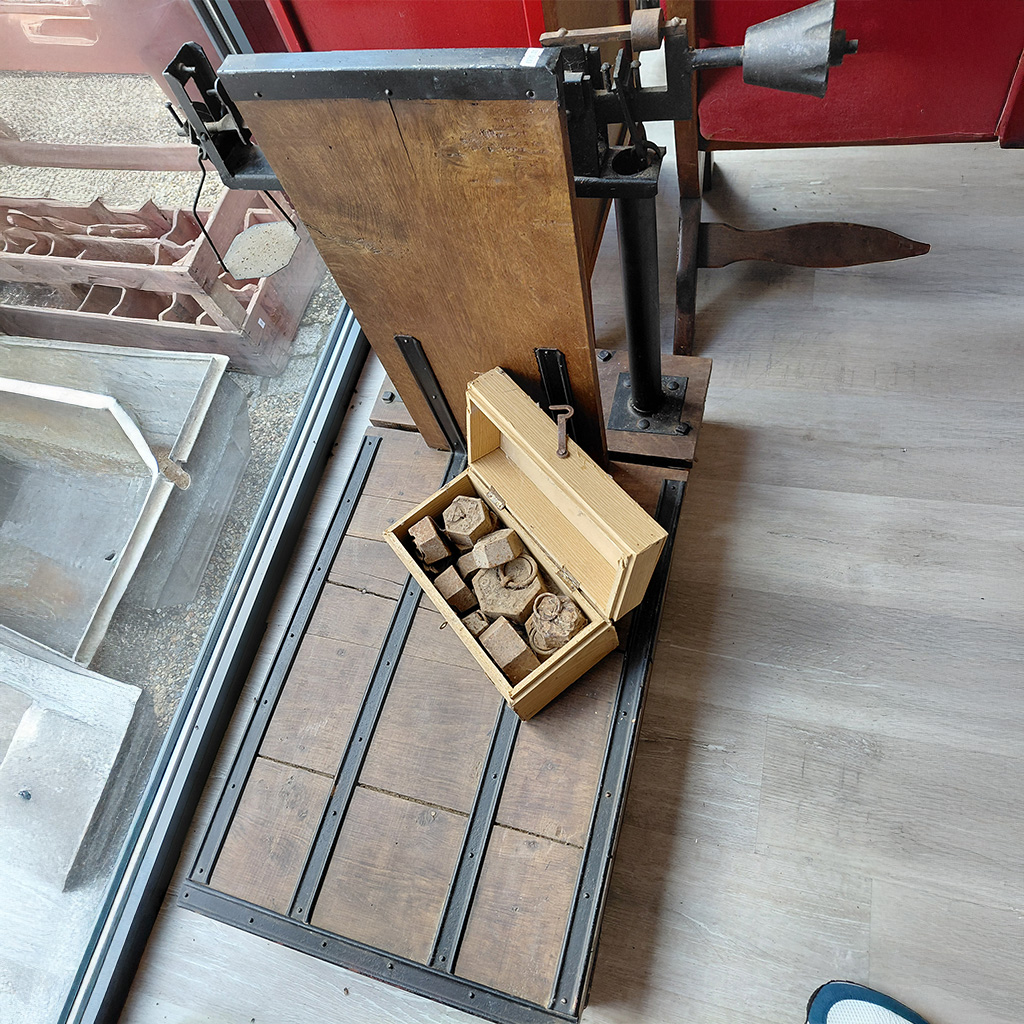 crea-brocante-56-sérent-balance