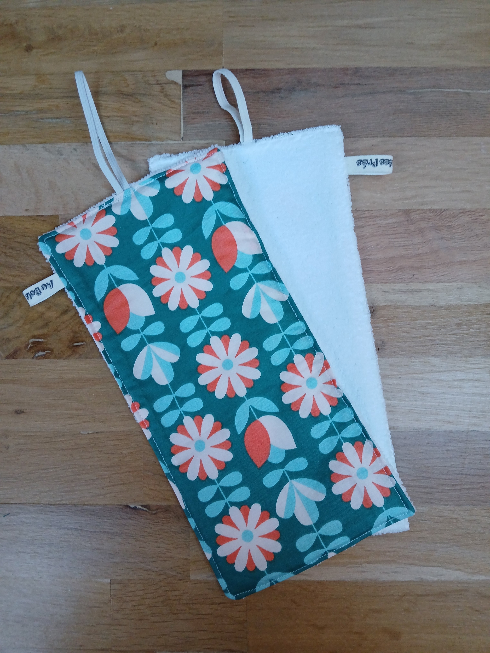 pochette savon fleur blanche recto-verso