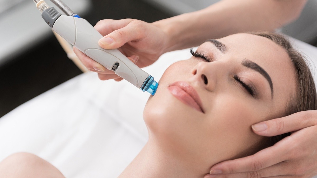 hydrafacial jpg 2118836907