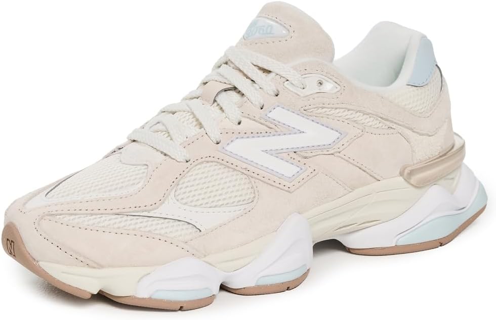 Sneaker volumineuse New Balance 9060, vue de profil