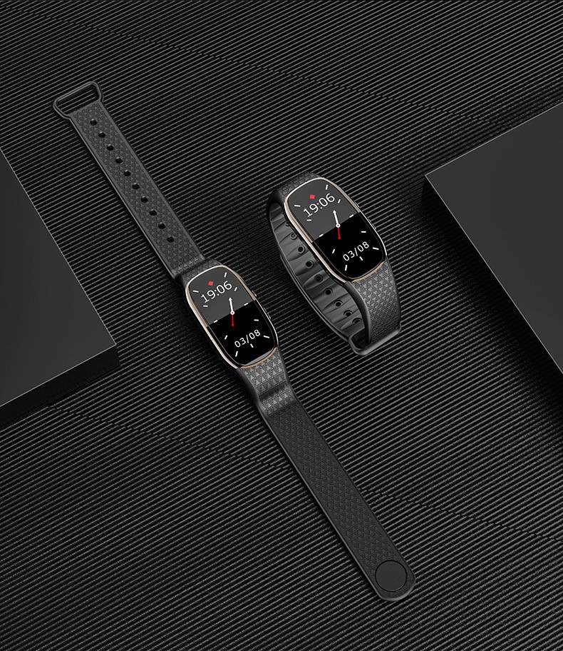 Montre avec microphone espion