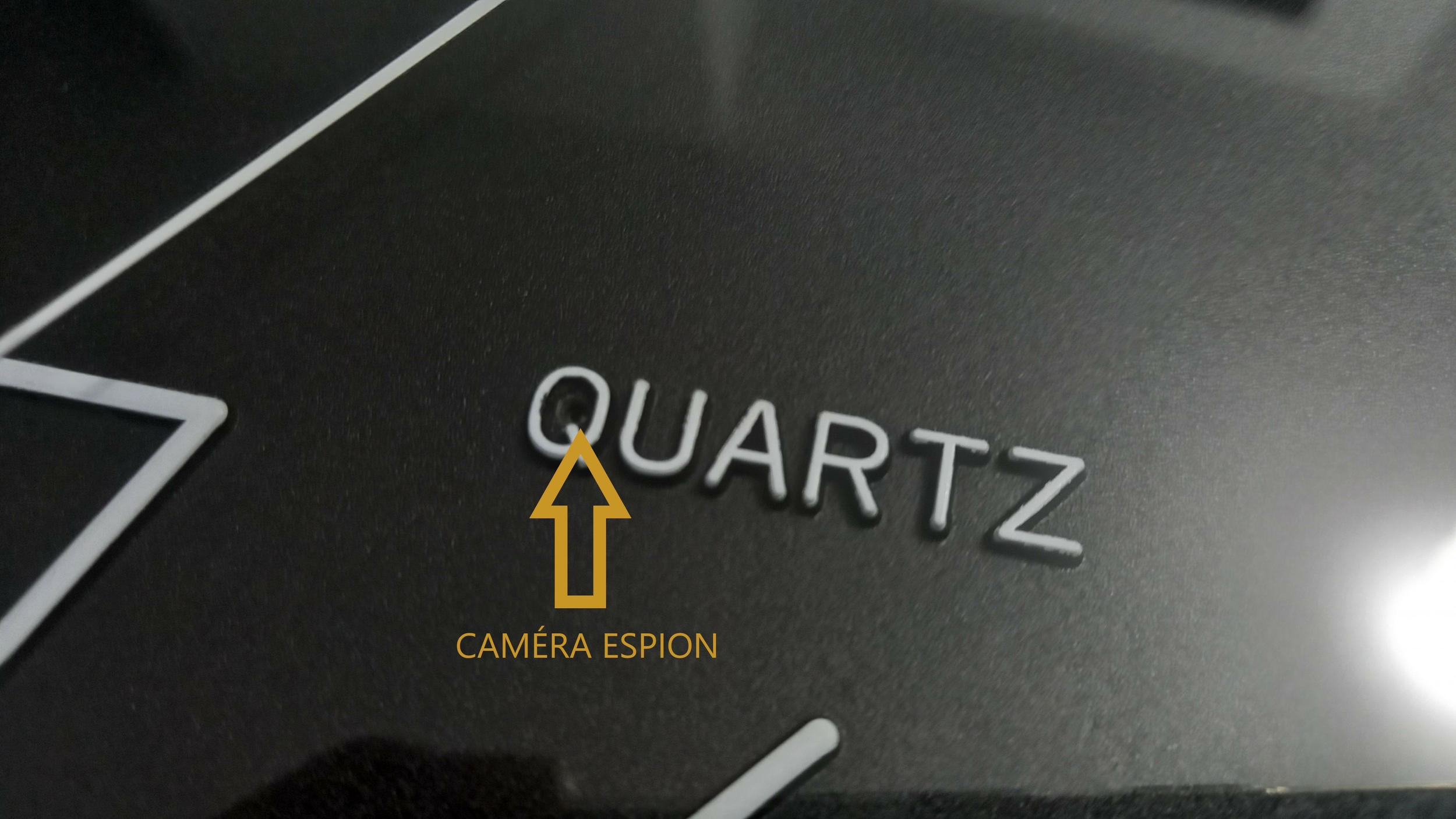 Positionnement caméra espion dans horloge murale