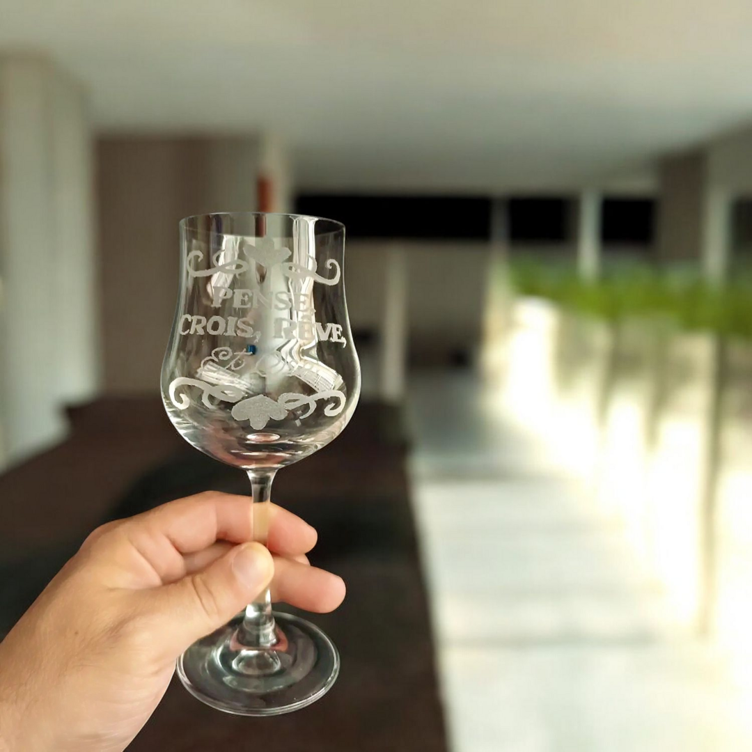 Coupe à vin gravée Bravo - Aquavin - AV Gravure