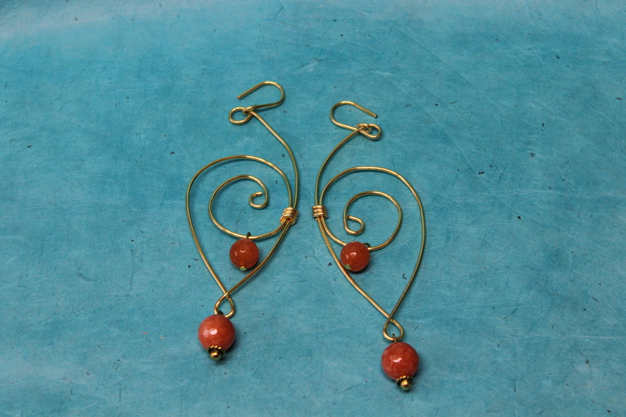Boucle-Oreille-Pendente-Fil-Cuivre-Dore-Perles-Rhodonite-Facette-Veritable-