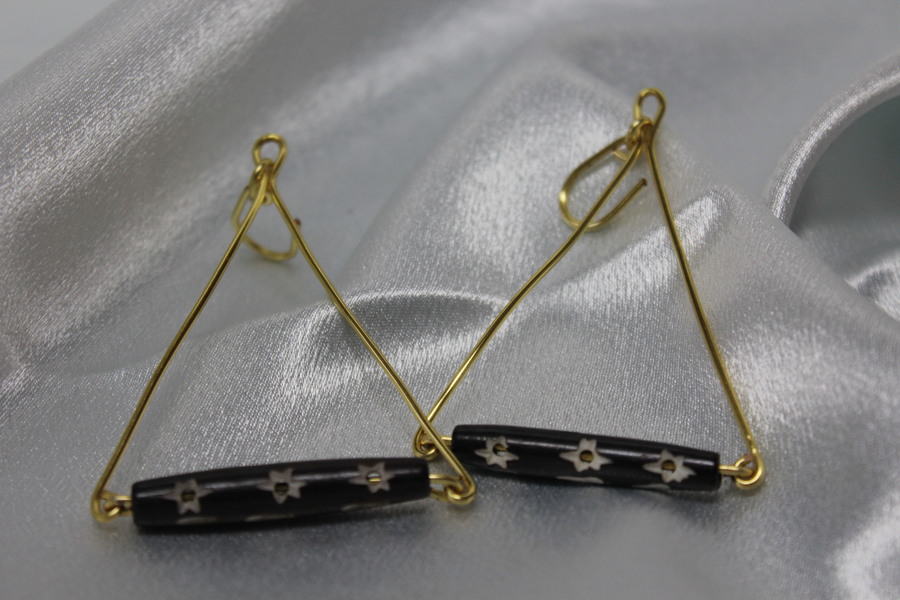 Boucle-Oreille-Fil-Cuivre-Dore-Perle-Noir-Etoile-5