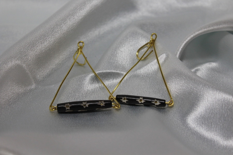 Boucle-Oreille-Fil-Cuivre-Dore-Perle-Noir-Etoile-4