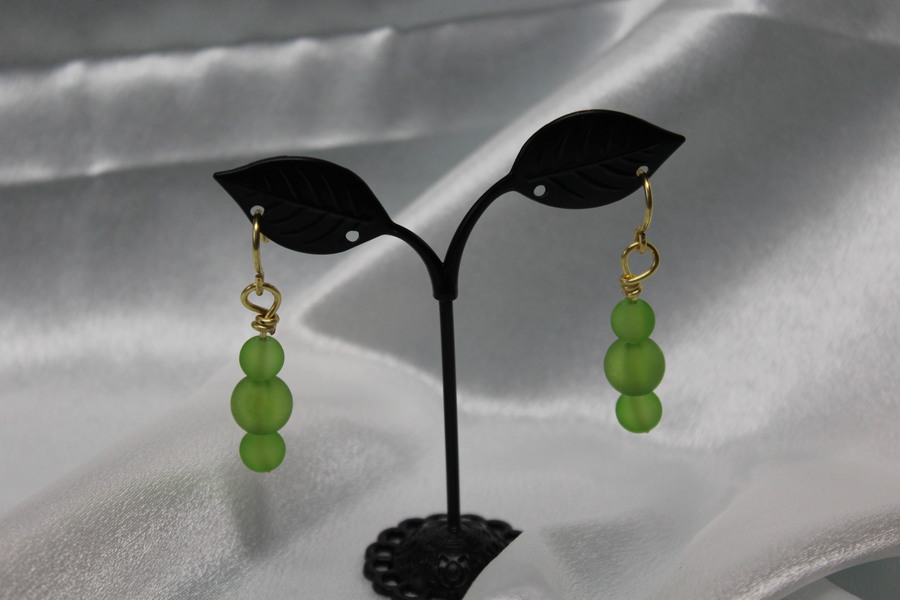 Boucle-Oreille-Fil-Cuivre-Dore-Perles-Verte-2