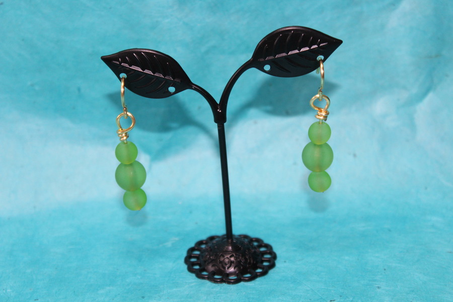 Boucle-Oreille-Fil-Cuivre-Dore-Perles-Verte-1