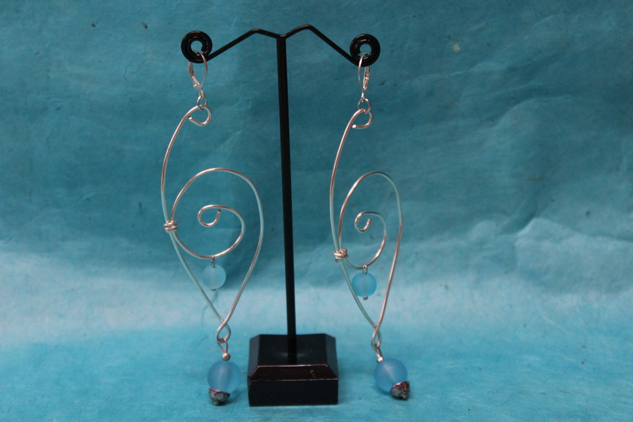 Boucle-Oreille-Pendente-Fil-Cuivre-Argente-Perles-Bleu-1