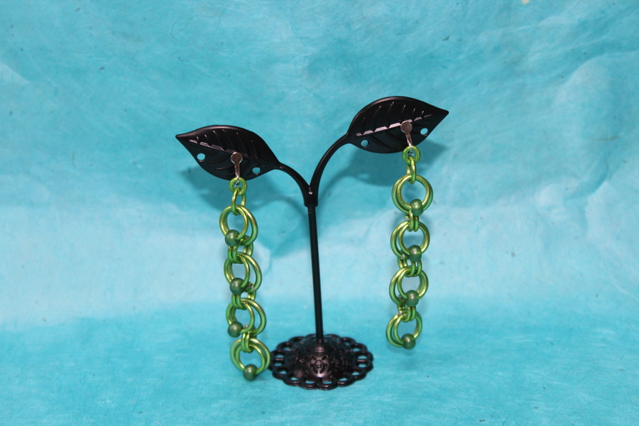 Boucle-Oreille-Fil-Alu-perles-Verte-