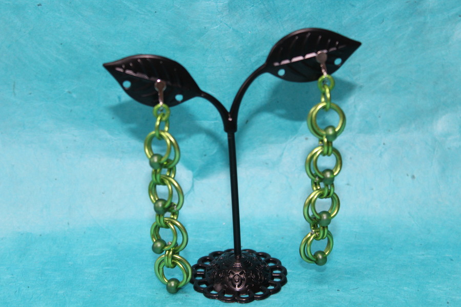 Boucle-Oreille-Fil-Alu-perles-Verte-1