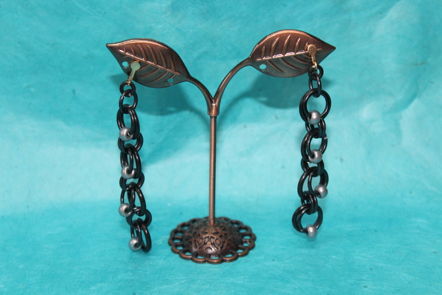 Boucle-Oreille-Fil-Alu-Perles-Noir-1