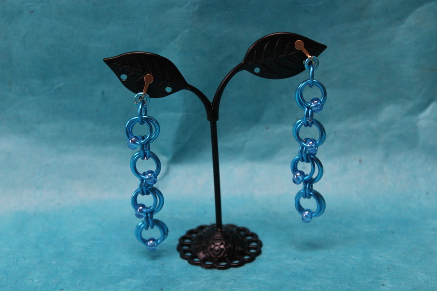 Boucle-Oreille-Fil-Alu-Perles-Bleu-1