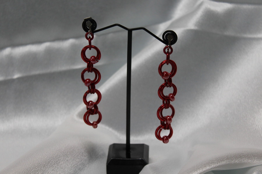 Boucle-Oreille-Fil-Alu-Perles-Rouge-3