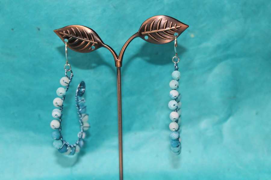 Boucle-Oreille-Fil-Cuivre-Argente-Perles-Agate-Bleu-1