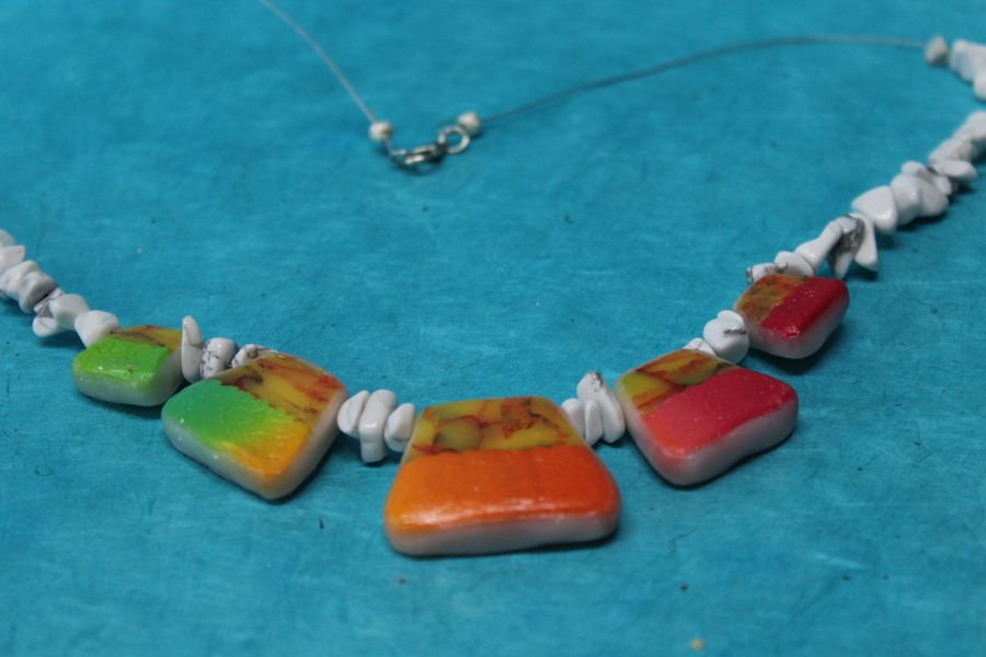 Collier-Chaine-Howlite-Veritable-Trapeze-Divers-Taille-Polymere-Multicolores (2)