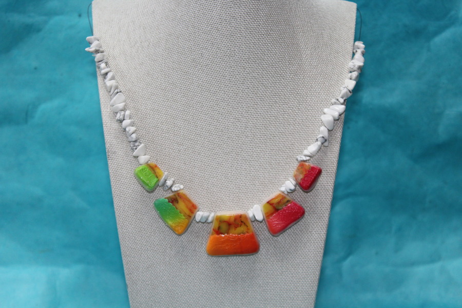Collier-Chaine-Howlite-Veritable-Trapeze-Divers-Taille-Polymere-Multicolores (3)