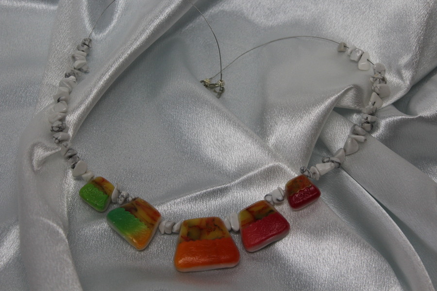 Collier-Chaine-Howlite-Veritable-Trapeze-Divers-Taille-Polymere-Multicolores (5)