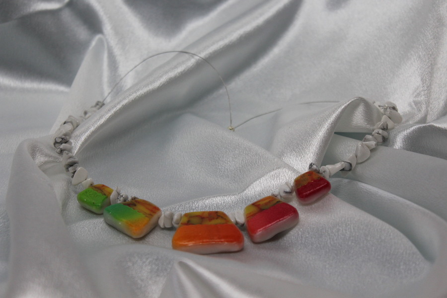 Collier-Chaine-Howlite-Veritable-Trapeze-Divers-Taille-Polymere-Multicolores (6)